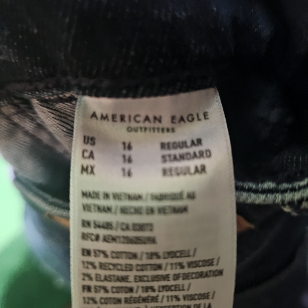American Eagle Outfitters Dark Blue Flare Jeans - Picture 7 of 7